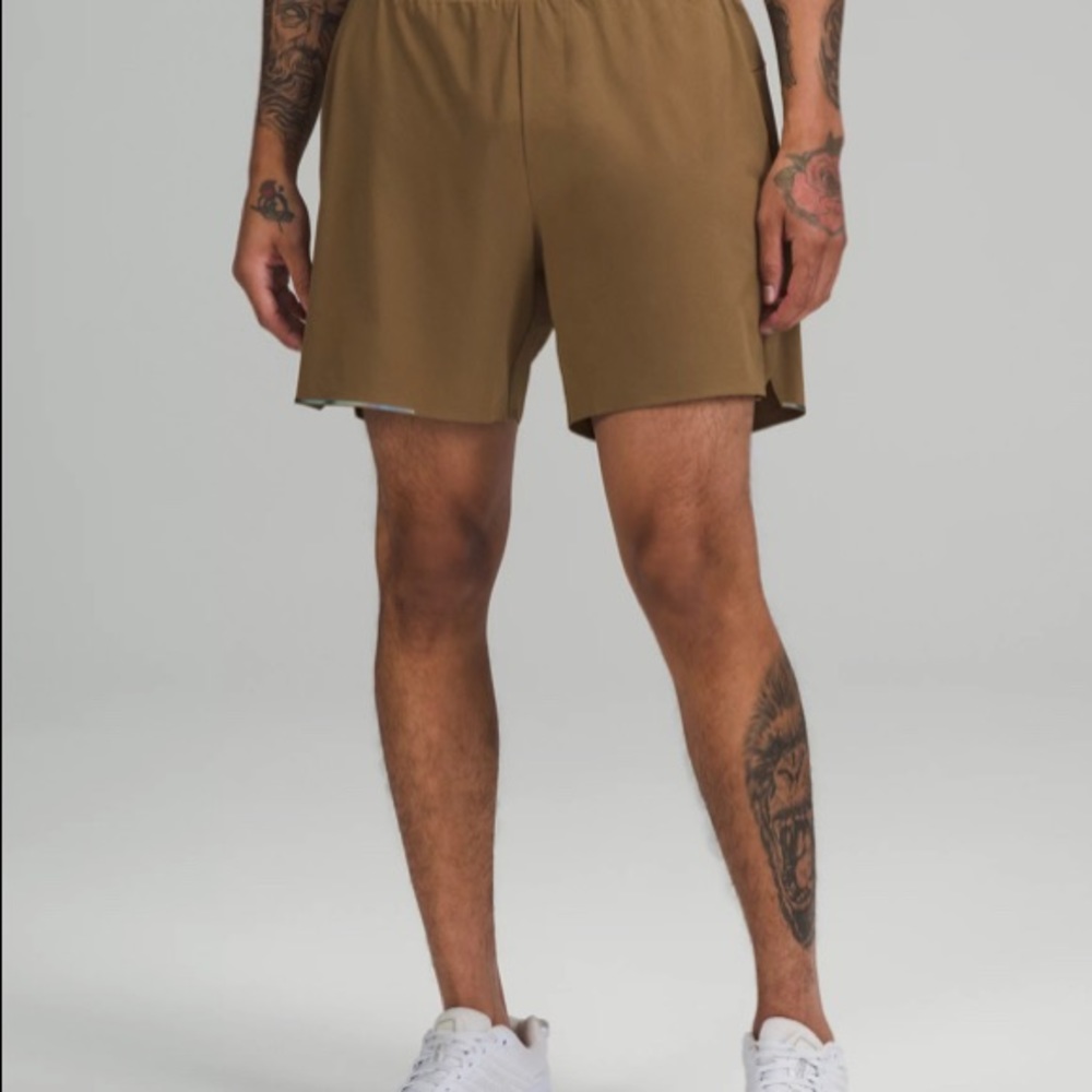 Mens Lululemon Surge Lined shorts in mens medium